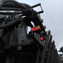 Ekstra baglygter monteret på gyllevogn fra Gamst Maskinstation