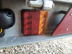 Billig LED Baglygte 12V – E-godkendt til Trailer og Maskiner