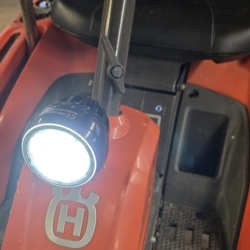 Arbejdslys Husqvarna R214TC - Klar til snerydning