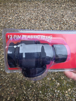 13-polet stik. 12V. Til trailer eller campingvogn. Hanstik. Brand: 247 Lighting.