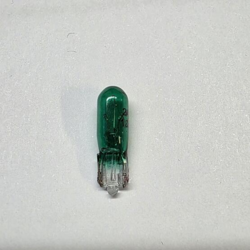 Glassokkel pære T5 24V 1,2W i grøn udførelse. Ideel til instrumentpanel, kontrollys og andre 24V installationer. Pæren har W2x4.6d sokkel og grønt glas for klart, farvet lys.