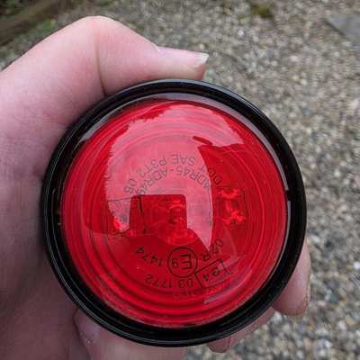 Markeringslygte LED Ø63,7 mm - rød rund markeringslys til lastbil og trailer
