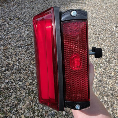 Set fra siden - Proplast 40701012 LED baglygte til Man, Scania og Mercedes - alternativ til Vignal LC8