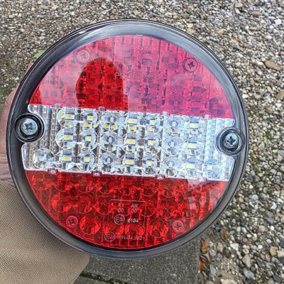 2-i-en tågelygte-baklygte 24V til lastbil og trailer