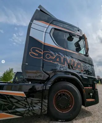 Scania med PRO-SUPER-FIELD arbejdslygter