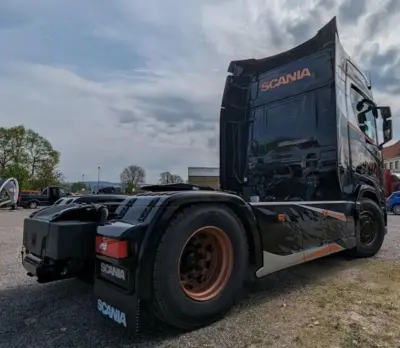 Scania med PRO-SUPER-FIELD arbejdslygter