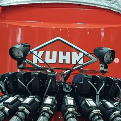 Belyst arbejdsområde perfekt med Proplast LED arbejdslygter PRO-MIDI-ROCK. Lysstyrke på 1800 lumen. Reference.: Kuhn 83237008